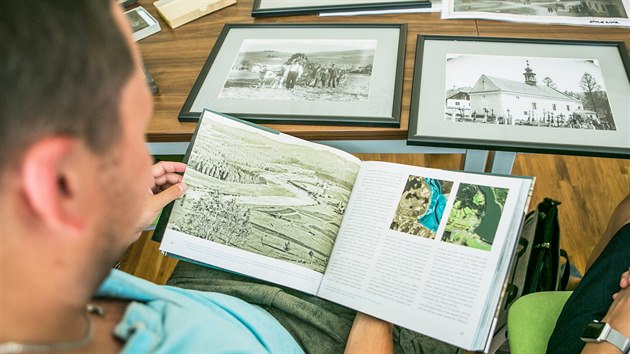 Pi sestavovn interaktivn mapy zaniklch mst na umav pomh i Museum Fotoatelier Seidel, kter vlastn bohat archiv historickch snmk.