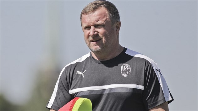 Pavel Vrba na trninku Viktorie Plze, kam se vrtil po tech a pl letech.