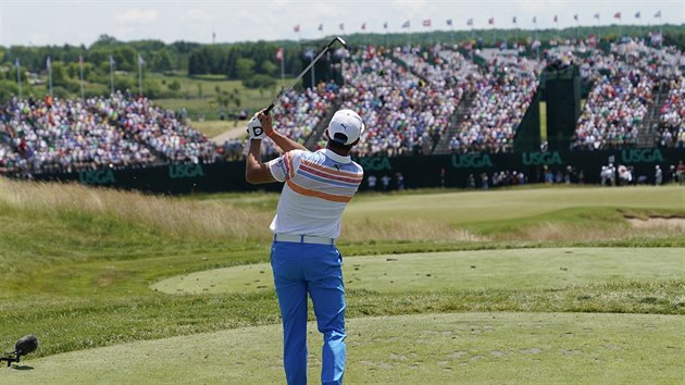 Rickie Fowler bhem prvnho kola golfovho US Open.