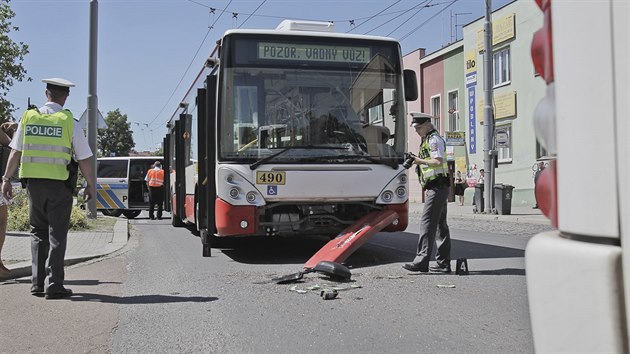 Na Masarykov td v Plzni se srazily dva autobusy. est lid skonilo v nemocnici. (19. ervna 2017)