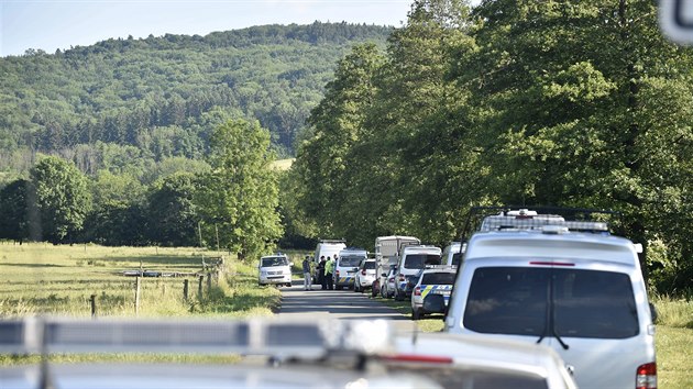 V okol Rokytnice na Slavinsku ptrali policist po lupich, kte vykradli banku na Slovensku.