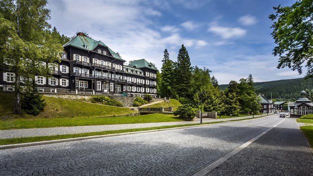 Horské lázně Karlova Studánka, které disponují 468 lůžky.