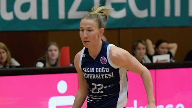 Courtney Vanderslootov v dresu severokyperskho Yakin Dogu Universitesi