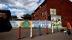 Graffiti v Sandy Row, loajalistické tvrti severoirského Belfastu (19. kvtna...