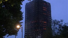 Poár Grenfell Tower v Londýn (14.6.2017)