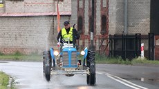 Martin Havelka se svým Zetorem 25 na srazu historických traktorů v Polsku v... Martin Havelka se svým Zetorem 25 na srazu historických traktorů v Polsku v...