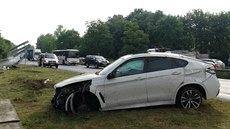 Auto bouralo na Strakonické (16.6.2017).