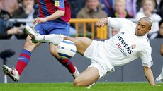 Roberto Carlos v dresu Realu Madrid. Brazilský obránce proslul nesmírně tvrdou... Roberto Carlos v dresu Realu Madrid. Brazilský obránce proslul nesmírně tvrdou...