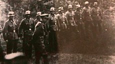 Němečtí vojáci na popravišti ve Spáleném lese poblíž Klatov. Němečtí vojáci na popravišti ve Spáleném lese poblíž Klatov.