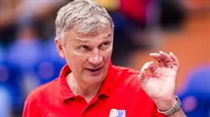 Ivan Beneš udílí při přípravném zápase s Chorvatskem rady hráčkám českého... Ivan Beneš udílí při přípravném zápase s Chorvatskem rady hráčkám českého...