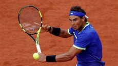 Rafael Nadal míí svj bekhend ve finále Roland Garros.