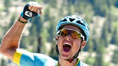 Jakob Fuglsang slaví triumf v poslední etapě Dauphiné. Jakob Fuglsang slaví triumf v poslední etapě Dauphiné.