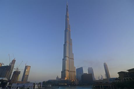 Burd Chalfa, Dubaj (2010). S vkou 828 metr je to nejvy budova svta....