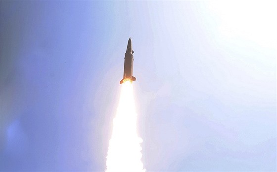 Jiní Korea otestovala novou raketu stedního doletu Hyunmoo-2 (23. ervna...