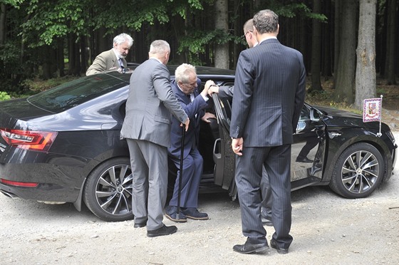 Prezident Milo Zeman otevel naunou Velí stezku u Smrné na Jihlavsku....