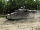 Obrnnec CV90 s osádkovou ví bhem armádních test na Libavé