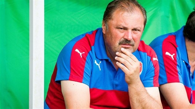 Petr Novák, lékař reprezentace během mistrovství Evropy do 21 let v Polsku. Petr Novák, lékař reprezentace během mistrovství Evropy do 21 let v Polsku.