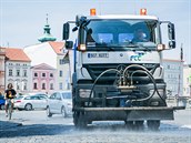 Dva kropicí vozy zajišťující technické služby pro město České Budějovice při... Dva kropicí vozy zajišťující technické služby pro město České Budějovice při...