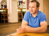 Umí to s hokejkou i míčem. František Šindelář stíhá hrát basketbal i florbal. Umí to s hokejkou i míčem. František Šindelář stíhá hrát basketbal i florbal.
