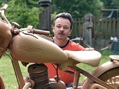 Šestačtyřicetiletý truhlář Pavel Svoboda z Horní Cerekve na Pelhřimovsku... Šestačtyřicetiletý truhlář Pavel Svoboda z Horní Cerekve na Pelhřimovsku...