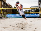 Otevření pláže v pražských Dejvicích. Součástí je i hřiště pro beachvolejbal... Otevření pláže v pražských Dejvicích. Součástí je i hřiště pro beachvolejbal...