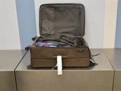 Celníci zadrželi pašeráka drog, převážel téměř sedm kilo hašiše (23.6.2017) Celníci zadrželi pašeráka drog, převážel téměř sedm kilo hašiše (23.6.2017)