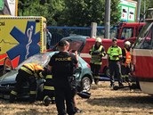 V ulici Na Petřinách v Praze 6 se srazila tramvaj s autem (23.6.2017) V ulici Na Petřinách v Praze 6 se srazila tramvaj s autem (23.6.2017)