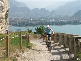 Stedn obtn trasa z Riva del Garda zan impozantnm vjezdem starou...