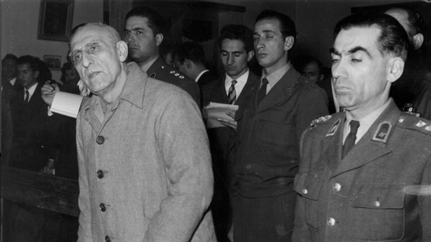 Svren rnsk premir Muhamad Mosaddek u soudu (21. prosince 1953)