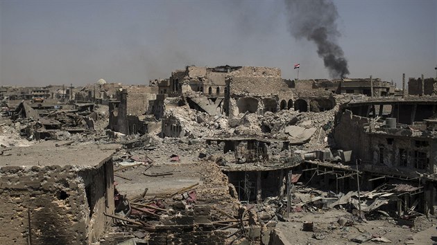 Boje v Mosulu se chl ke konci. Islmsk stt dr u jen pr ulic v historickm centru (28. ervna 2017)