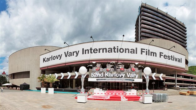 Ppravy na 52. ronk Mezinrodnho filmovho festivalu Karlovy Vary.