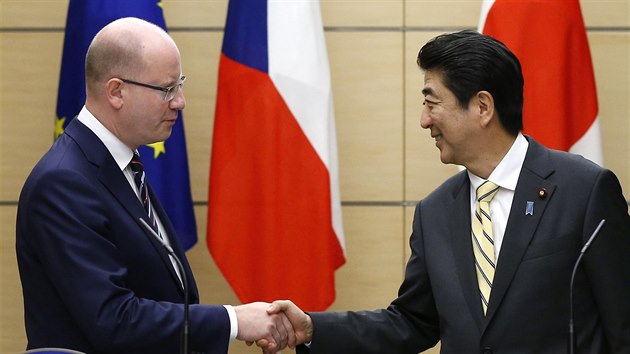 Premir Bohuslav Sobotka picestoval do Japonska na tydenn nvtvu (27. ervna 2017).