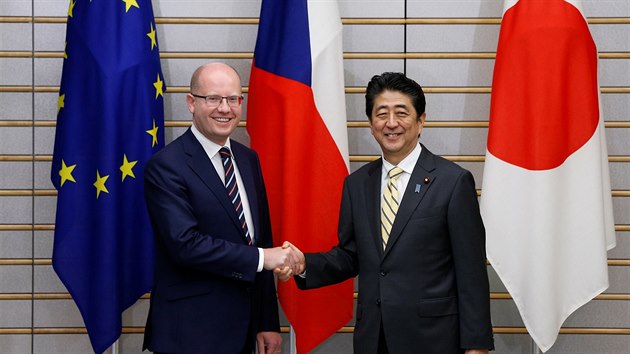 Premir Bohuslav Sobotka picestoval do Japonska na tydenn nvtvu (27. ervna 2017).