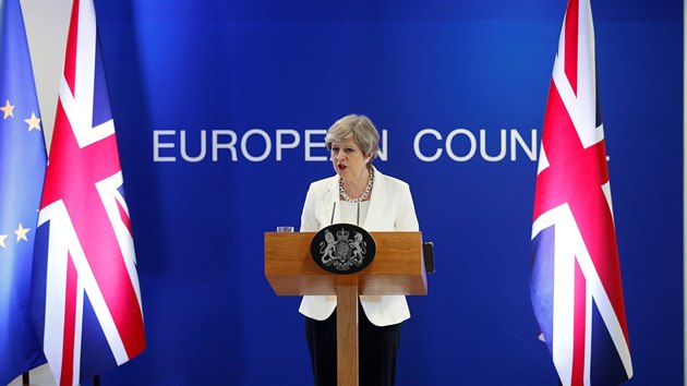 Theresa Mayov na summitu Evropsk unie v Bruselu (23. ervna 2017)