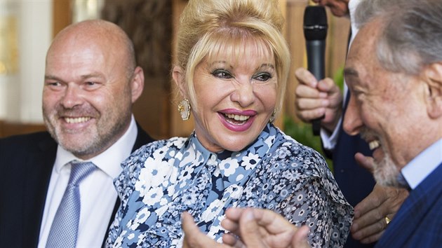 Ivana Trumpov, Karel Gott a Pavel Kol ve Francouzsk restauraci Obecnho domu