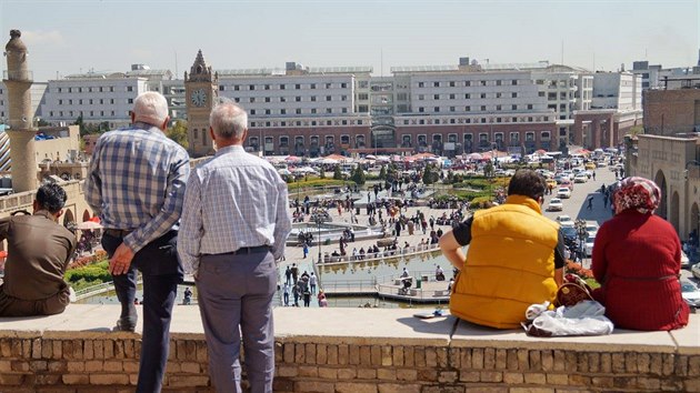 Erbl (dve v etin nazvan Irbl) je metropol irckho Kurdistnu. Sdl zde kurdsk samosprva, tedy vlda i parlament.