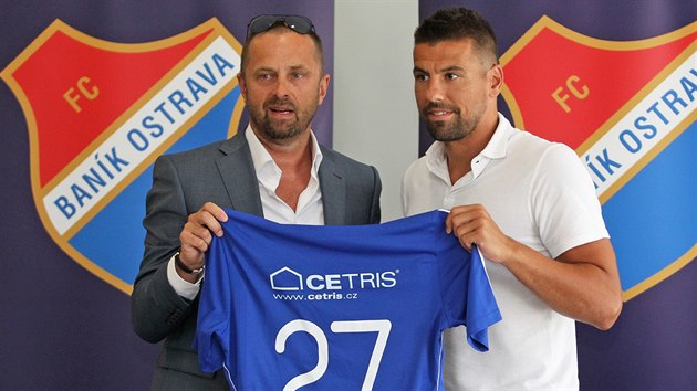 Pestup je zpeetn, Milan Baro (vpravo) s majitelem ostravskho klubu Vclavem Brabcem.