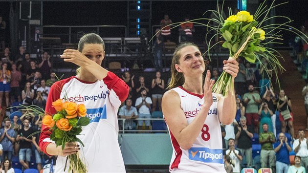 Petra Kulichov (vlevo) a Ilona Burgrov se mistrovstv Evropy v Hradci rozlouily s reprezentan karirou.