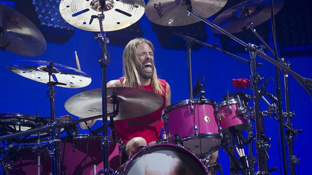 Taylor Hawkins, Foo Fighters (O2 arena, Praha, 27. ervna 2017)