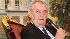 Prezident Miloš Zeman vystoupil na Žofínském fóru (22. června 2017) Prezident Miloš Zeman vystoupil na Žofínském fóru (22. června 2017)