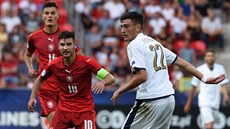 TAHOUN. Kapitán české reprezentace do 21 let Michal Trávník se snaží dosáhnout... TAHOUN. Kapitán české reprezentace do 21 let Michal Trávník se snaží dosáhnout...