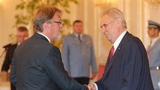 Prezident Miloš Zeman dnes na Pražském hradě jmenoval novým ministrem školství... Prezident Miloš Zeman dnes na Pražském hradě jmenoval novým ministrem školství...