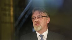 Stanislav Štech při přebírání resortu školství, v němž stráví jen pár měsíců... Stanislav Štech při přebírání resortu školství, v němž stráví jen pár měsíců...