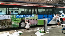 Na Lipensku budou vozit cyklisty speciálně polepené autobusy. Na Lipensku budou vozit cyklisty speciálně polepené autobusy.