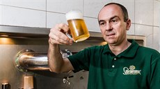 V prostorách pivovaru Staropramen na Smíchově se ročně uvaří tři miliony... V prostorách pivovaru Staropramen na Smíchově se ročně uvaří tři miliony...
