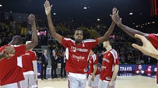 Frank Ntilikina nastupuje k utkání Štrasburku, jeho dlouhé ruce už potrápily... Frank Ntilikina nastupuje k utkání Štrasburku, jeho dlouhé ruce už potrápily...