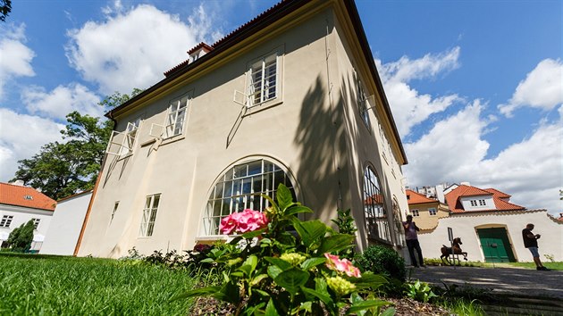 Dnes se otevr rekonstruovan Werichova vila na prask Kamp veejnosti, nadace Jana a Medy Mldkov zde otevou muzeum Jana Wericha
