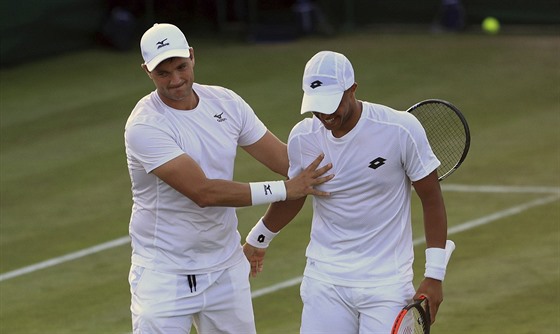 ZNOVU STRHL POZORNOST. Marcus Willis (vlevo), pekvapivý hrdina loského...