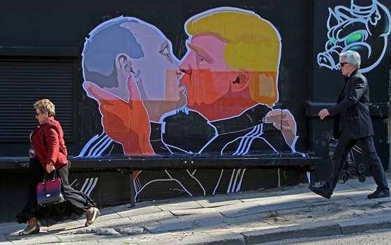 Trump a Putin se stali souástí pouliního umní ve Vilniusu.