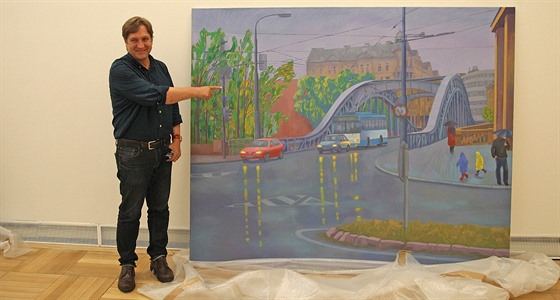 Antonín Stíek vystavuje v Galerii výtvarného umní v Ostrav. Na snímku je s...